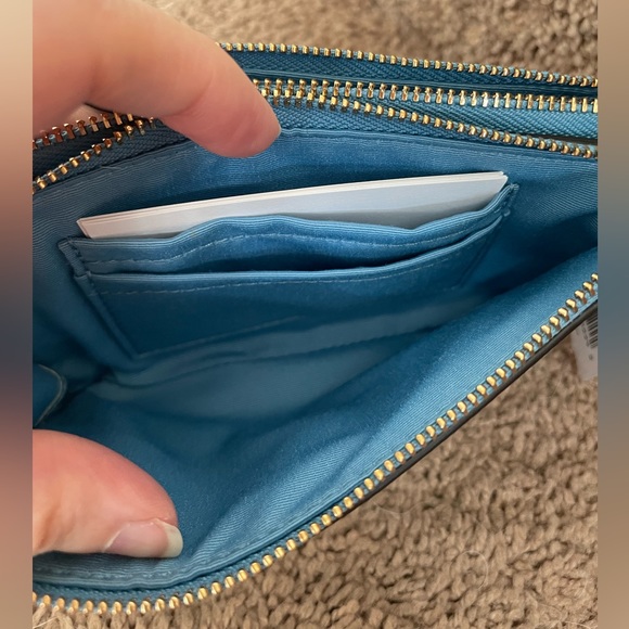 Coach Pebbled Leather Double Zip clutch NWT - Picture 3 of 4